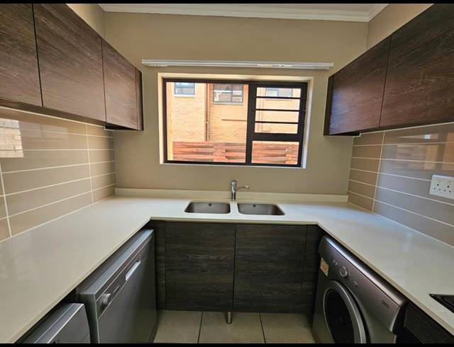 3 BEDROOM PROPERTY TO RENT IN OLIVEDALE